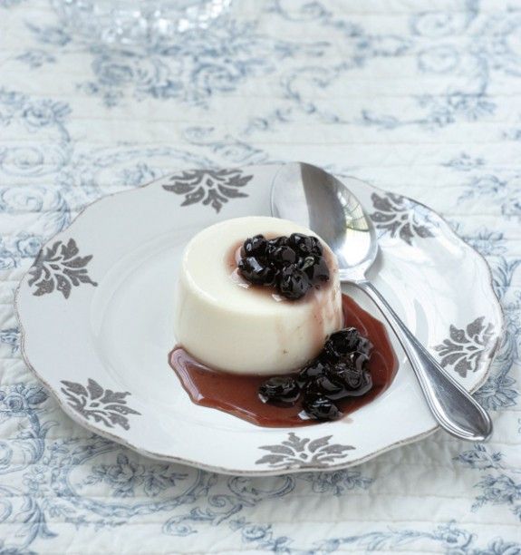 panacotta me mastixa kai vussino.olivemagazine.gr